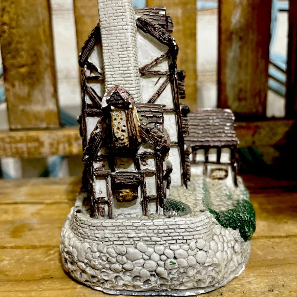 Ron Gordon Designs Lighted Old English Cottage 1986 - Picture 4 of 4